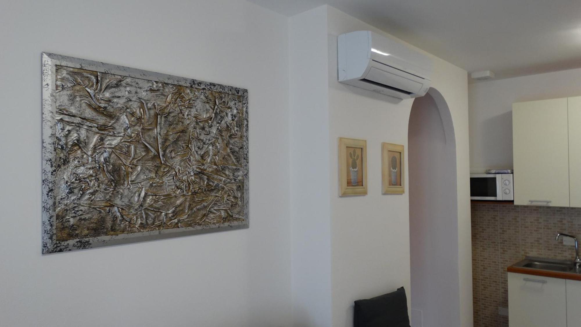 Rose Apartment Luni Ngoại thất bức ảnh