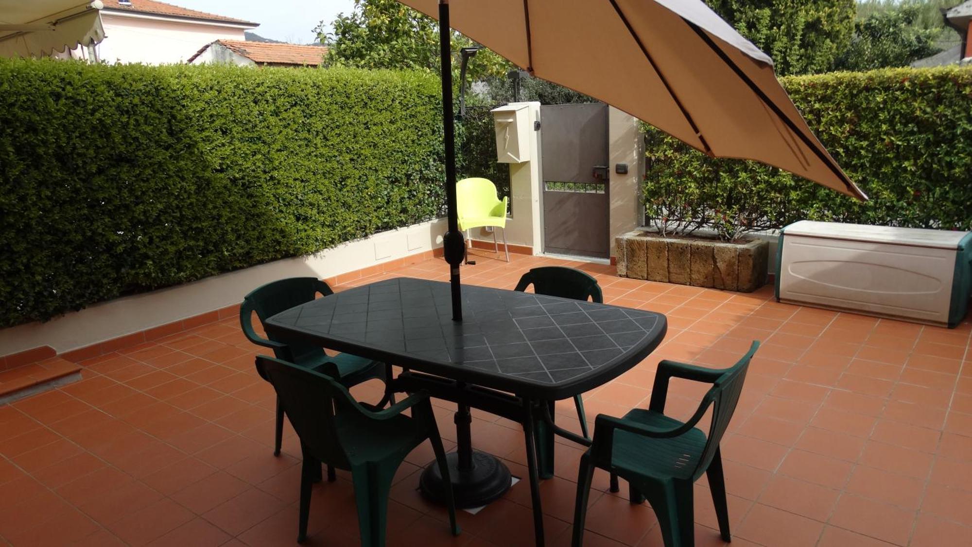 Rose Apartment Luni Ngoại thất bức ảnh