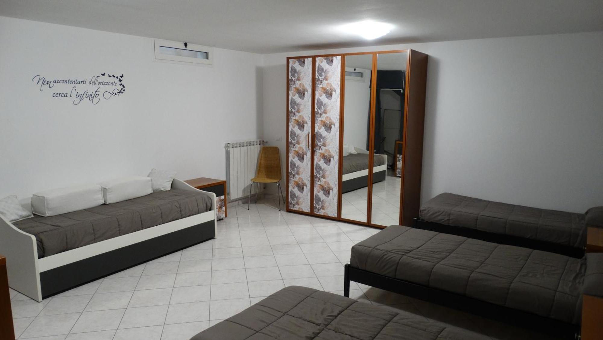 Rose Apartment Luni Ngoại thất bức ảnh
